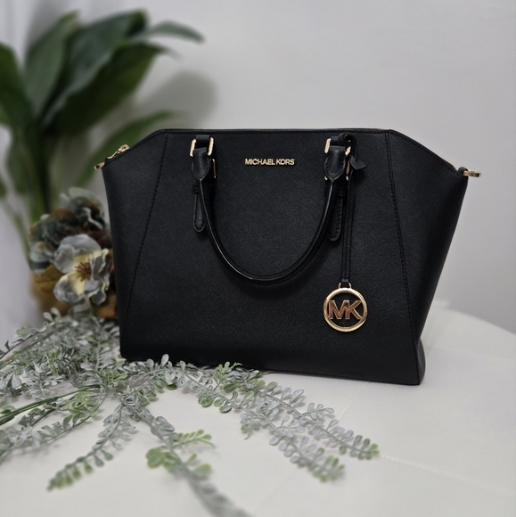 Michael Kors Black Handbag - Picture 2 of 7
